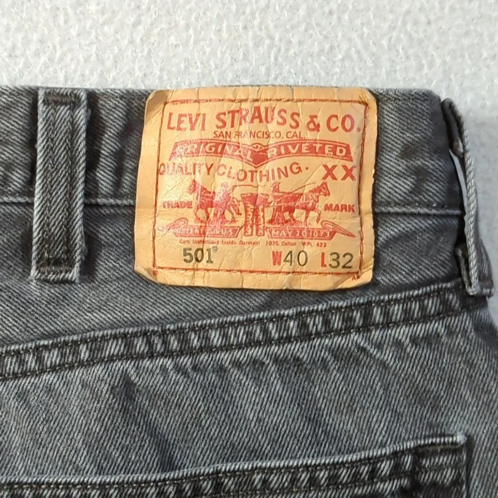 Levi's 501 Jeans Mens 40x32 Faded Black Straight Leg Button‎ Fly Denim Pants